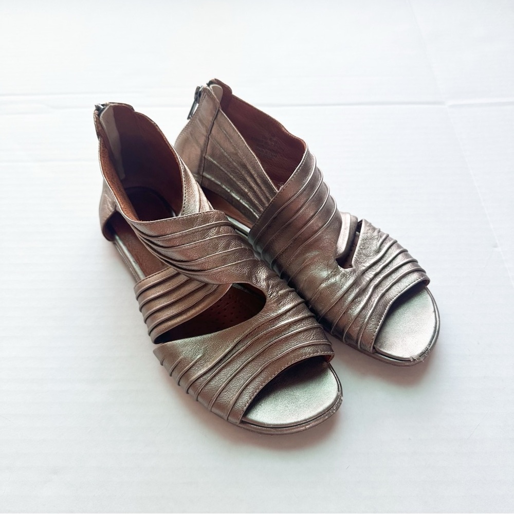Gentle Soul Day Break Gladiator Leather Sandals in Metallic Bronze